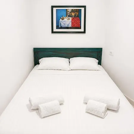 Coral Flores 1c With Pool Appartamento *